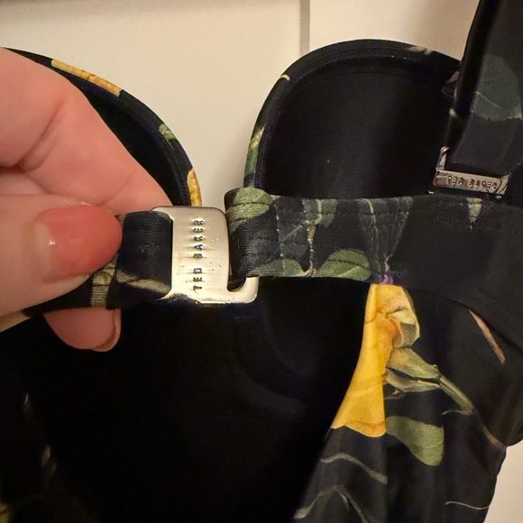 Ted Baker Saffiey Floral Print One Piece Swimsuit Size S Molded Cups Beach Vacay - Picture 6 of 12